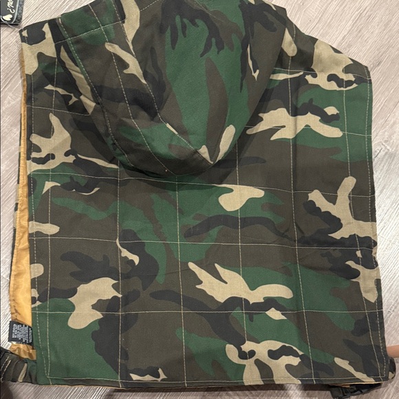 Adult Hooded Camo Vest - Green Camouflage - Picture 6 of 7